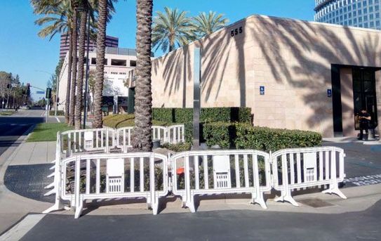 Movit® Plastic Barricades