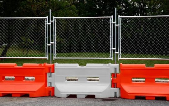 SafeGuard 36 + Fence Topper | Water Barricades Truckload
