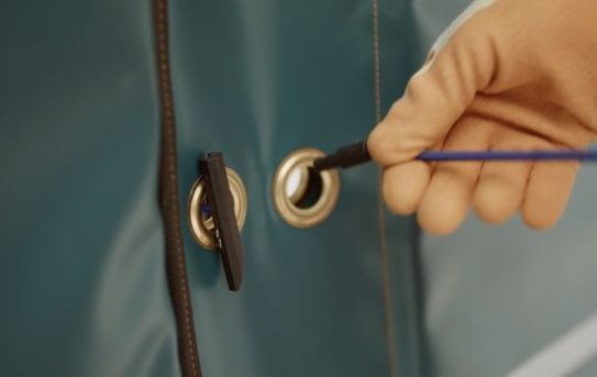 Elastic Ties for Echo Barriers