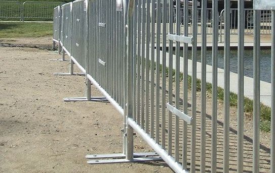 Flat Feet for Metal Barricades