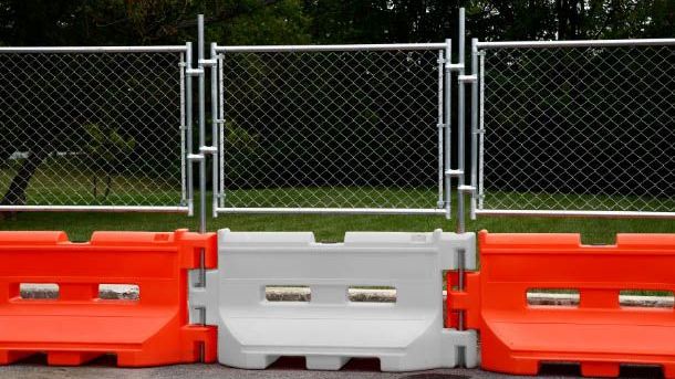 SafeGuard 36 + Fence Topper | Water Barricades Truckload