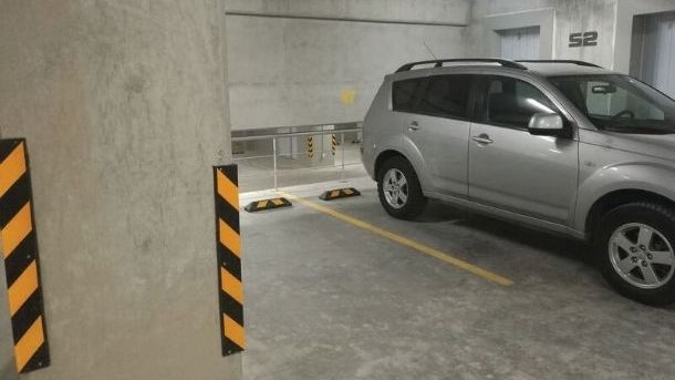 2.6’ Corner Wall Guard